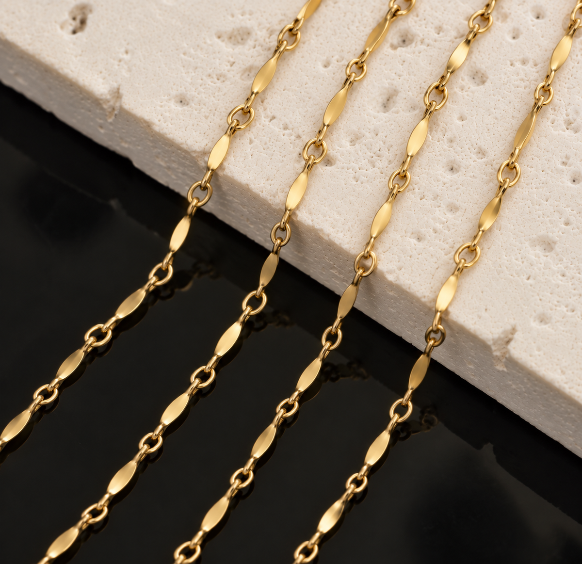 Dapped Bar Chain